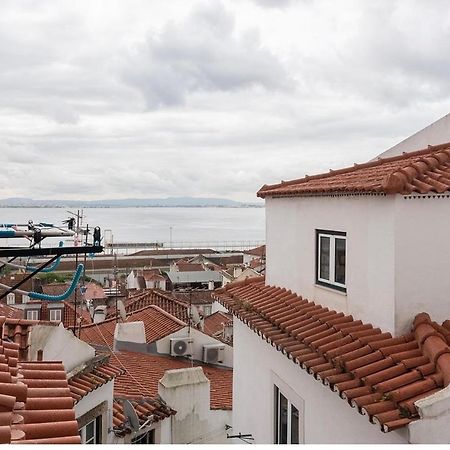 Cosy Alfama Apartment Lisbon Luaran gambar