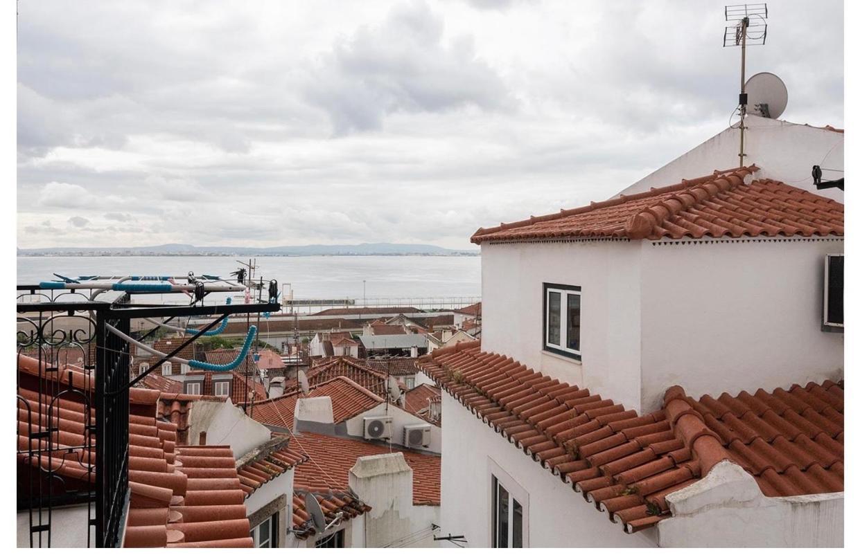 Cosy Alfama Apartment Lisbon Luaran gambar