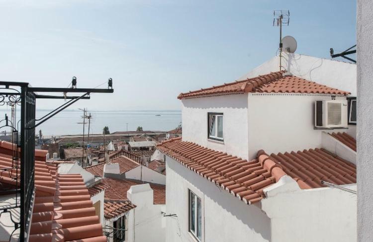 Cosy Alfama Apartment Lisbon Luaran gambar
